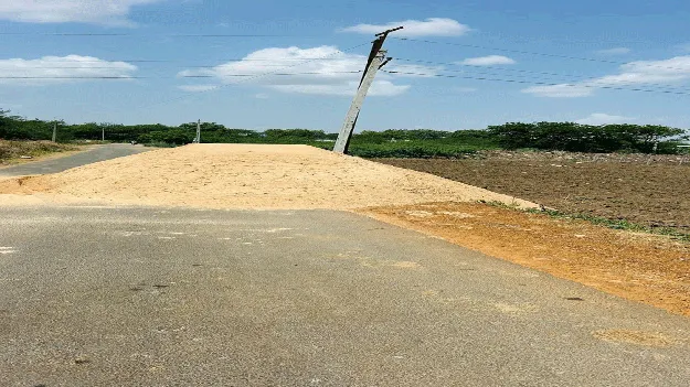 అడ్డూఅదుపు లేకుండా ఇసుక దోపిడీ