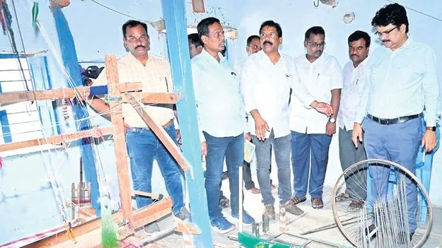 రేపు పోచంపల్లికి గవర్నర్ రాక!