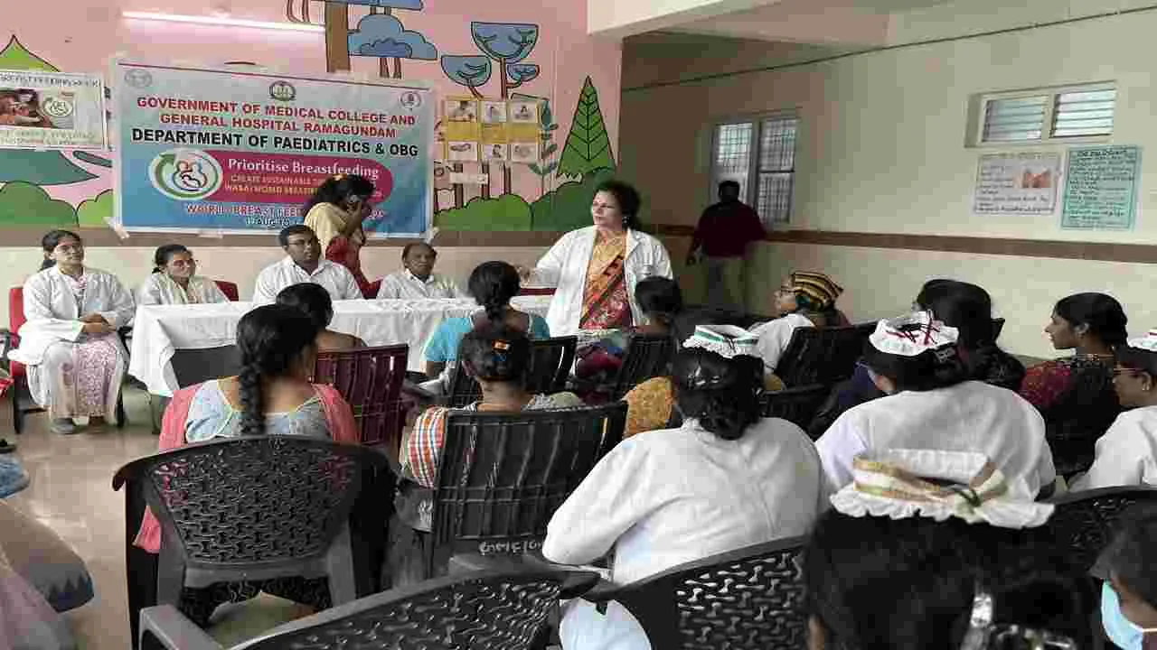 తల్లి పాలు పిల్లలకు శ్రేయస్కరం 