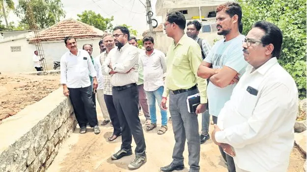 ఇందిరమ్మ ఇళ్ల పనులను వేగవంతం చేయాలి 