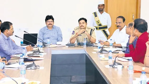 గంజాయి నిర్మూలనకు అధికారులు కృషి చేయాలి 