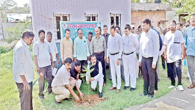 పర్యావరణ పరిరక్షణ సామాజిక బాధ్యతగా స్వీకరించాలి