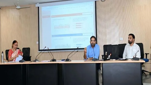 విద్యార్థులకు ప్రమాణాలతో కూడిన విద్యనందించాలి 