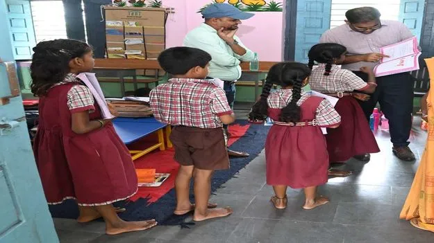 పాఠశాల ప్రాంగణాలు పరిశుభ్రంగా ఉండాలి