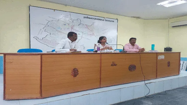 గడువులోగా రీసర్వే పూర్తి చేయాలి : ఆర్డీవో