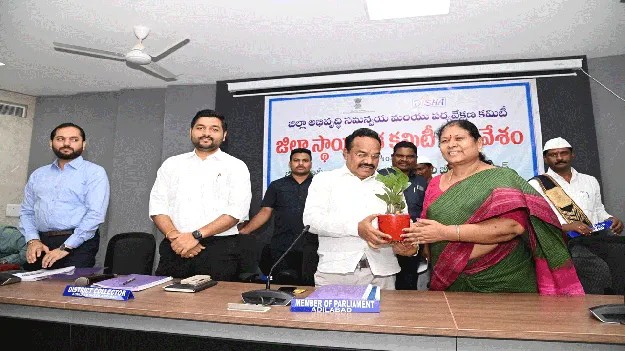 kumaram bheem asifabad- జిల్లా అభివృద్ధికి పాటుపడాలి