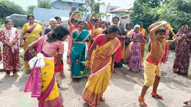 kumaram bheem asifabad- ఘనంగా బోనాలు