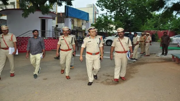 ప్రజల్లో పోలీసులపై నమ్మకాన్ని పెంచాలి