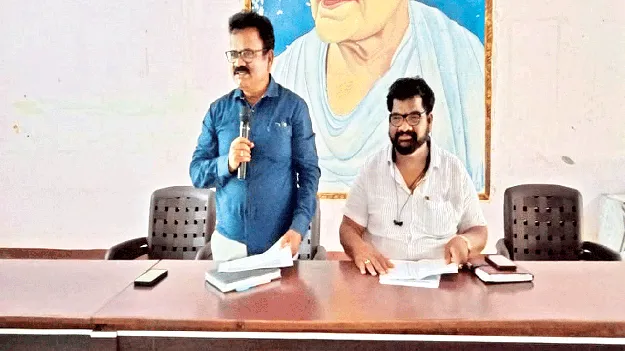 పారిశుధ్య నిర్వహణపై దృష్టి సారించాలి: డీఎల్‌పీవో