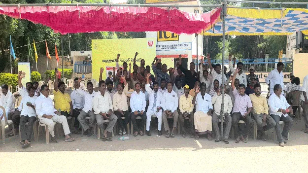 సమస్యలు పరిష్కరించే వరకు పోరాటం తప్పదు