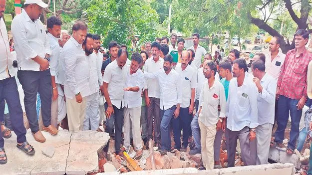  బాధితులకు అండగా ఉంటాం