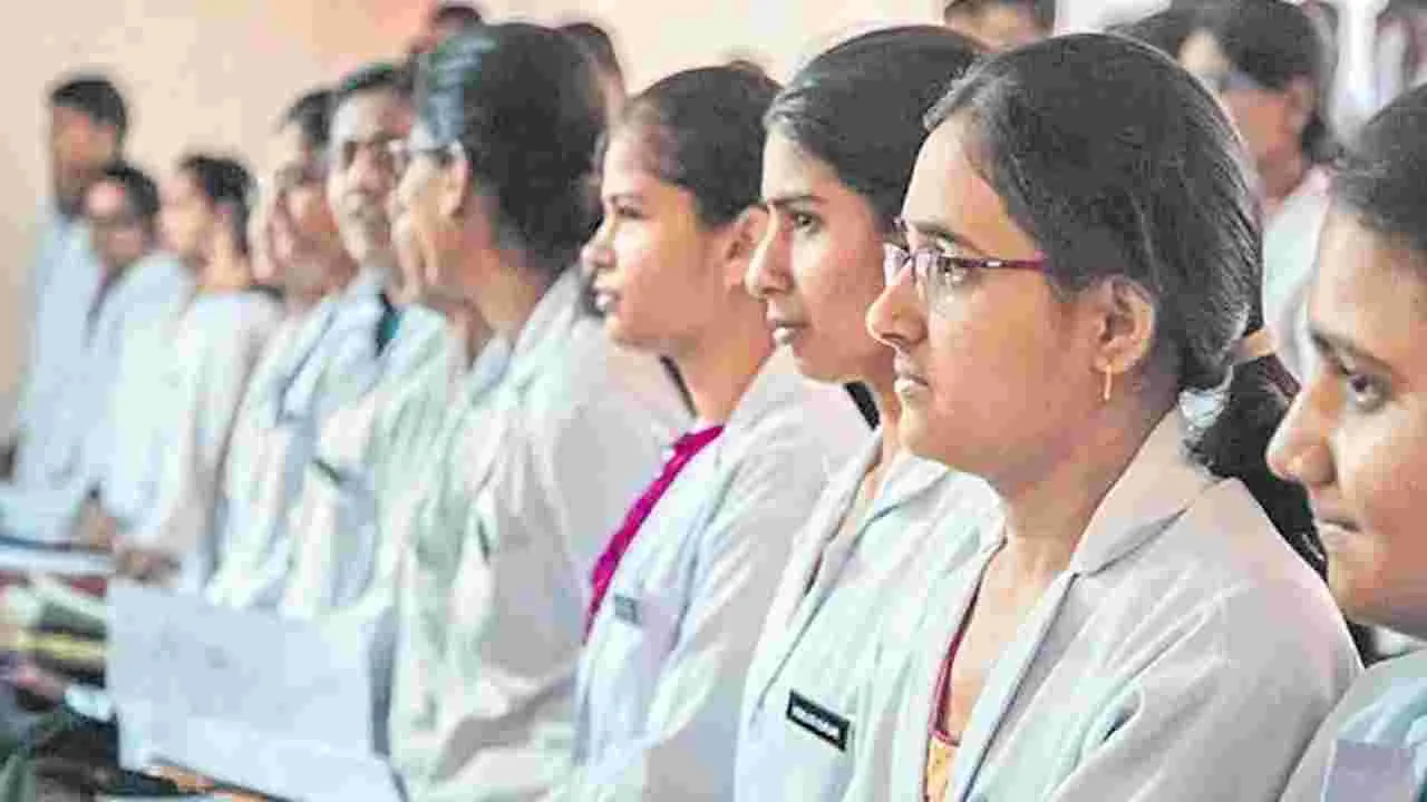 Assistant Professors: అసిస్టెంట్‌ ప్రొఫెసర్ల పోస్టుల భర్తీకి గడువు పెంపు
