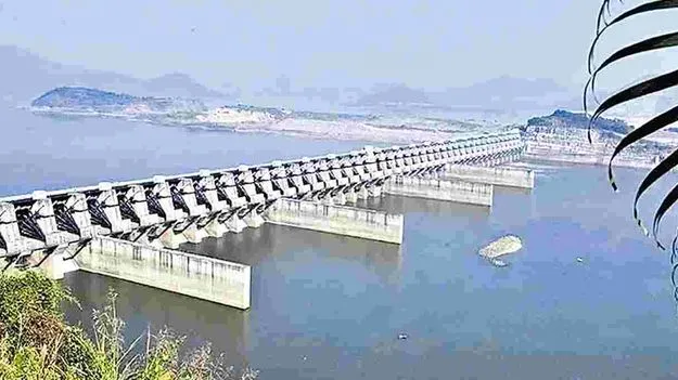 గోదావరి-బనకచర్లకు బదులుగా కృష్ణాలో 200 టీఎంసీల వాటా ఇవ్వాలి