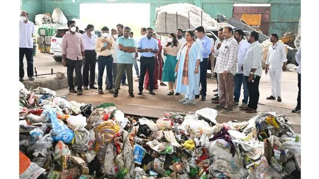 కేంద్ర బృందంచే చెత్త నిర్వహణ ప్లాంట్ల పరిశీలన 