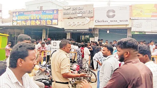 Medak: రూ.2 కే షర్టు.. సోషల్ మీడియాలో పోస్టు