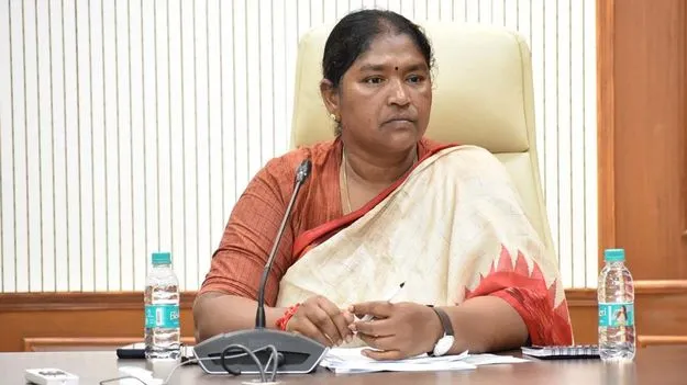 Minister Seethakka : ఎస్టీల నిధులను వారికే ఖర్చు చేయాలి