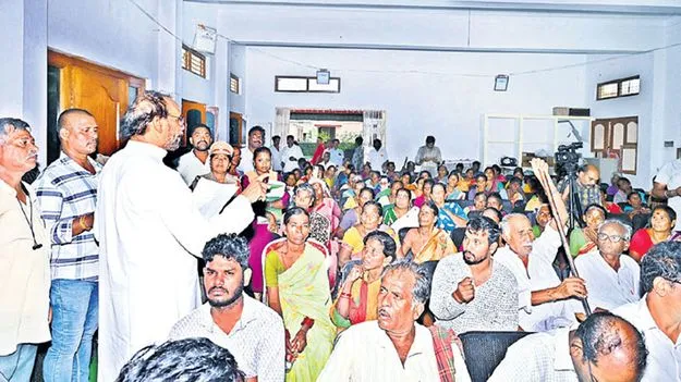 గ్రామ స్వరాజ్యమే లక్ష్యం 