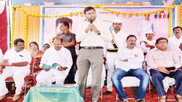మహిళల ఆర్థికాభివృద్ధికి పెద్దపీట