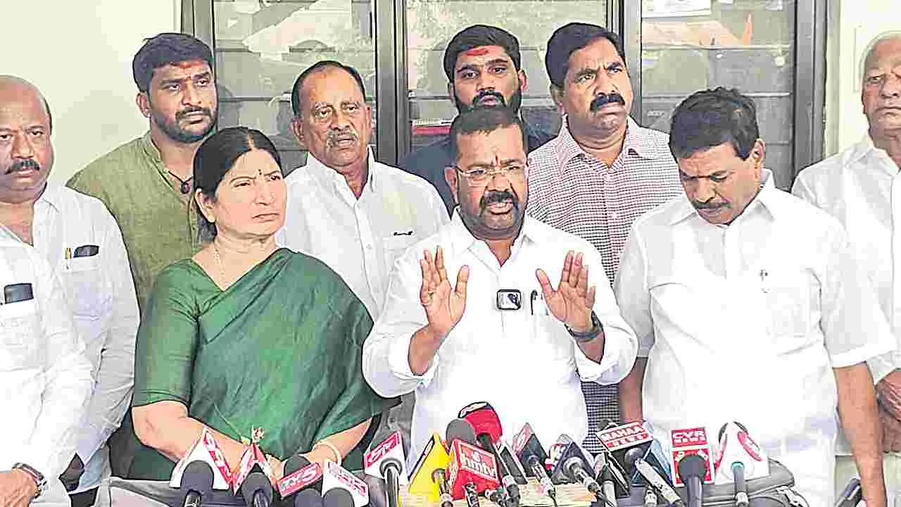 కాంగ్రెస్‌‌లో కొండా దుమారం