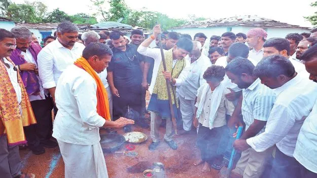 ప్రతీ నిరుపేద కుటుంబానికి ఇందిరమ్మ ఇళ్లు 