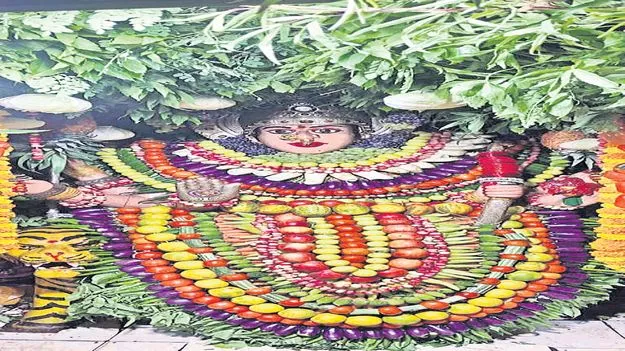 శాకంబరిగా ధారాలమ్మ