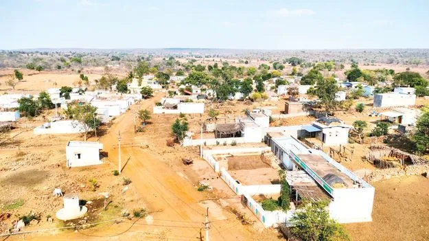 అడవిని వీడనున్న గిరిజనం