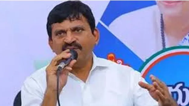 Ponguleti Srinivasa Reddy: రైతులను ఇబ్బంది పెడితే కఠిన చర్యలు