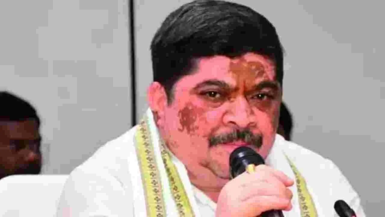 Ponnam Prabhakar: ఉన్నతంగా విద్యార్థుల భవిష్యత్తు తీర్చిదిద్దాలి