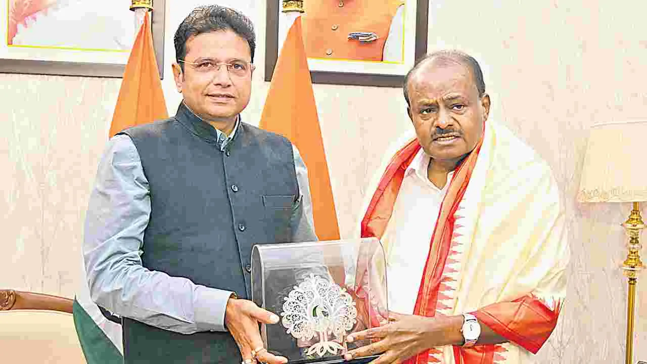 HD Kumaraswamy: సీసీఐ, ఎస్‌ఐఐఎల్‌ పునరుద్ధరణకు చర్యలు