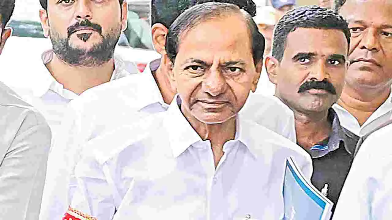 KCR: నీటి నిల్వ నిర్ణయం  అధికారులదే
