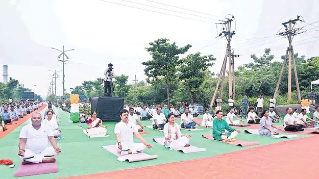 జీవనంలో యోగా భాగం కావాలి