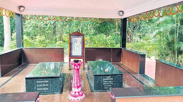 పురావస్తు శాఖ ఆధీనంలో  అల్లూరి సమాధి