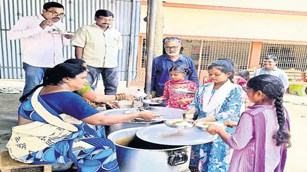 బడి భోజనం మెనూలో  స్వల్ప మార్పులు