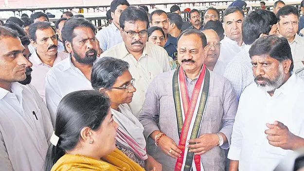 Congress: రేపు గ్రామ కమిటీల అధ్యక్షుల సమ్మేళన సభ