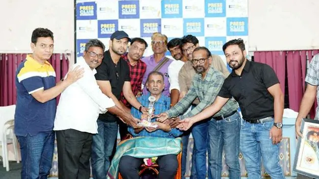 Hyderabad: గీత, రాత పూర్తిగా తెలిసిన వ్యక్తి కార్టూనిస్ట్‌ శేఖర్‌