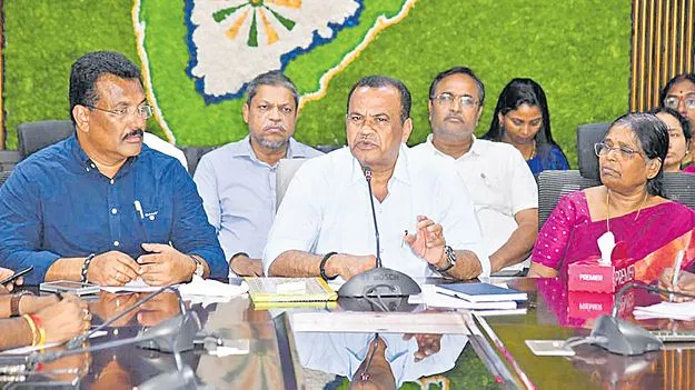Komatireddy Venkat Reddy: కేసీఆర్ అసెంబ్లీకి వస్తే అన్నీ చర్చిస్తాం