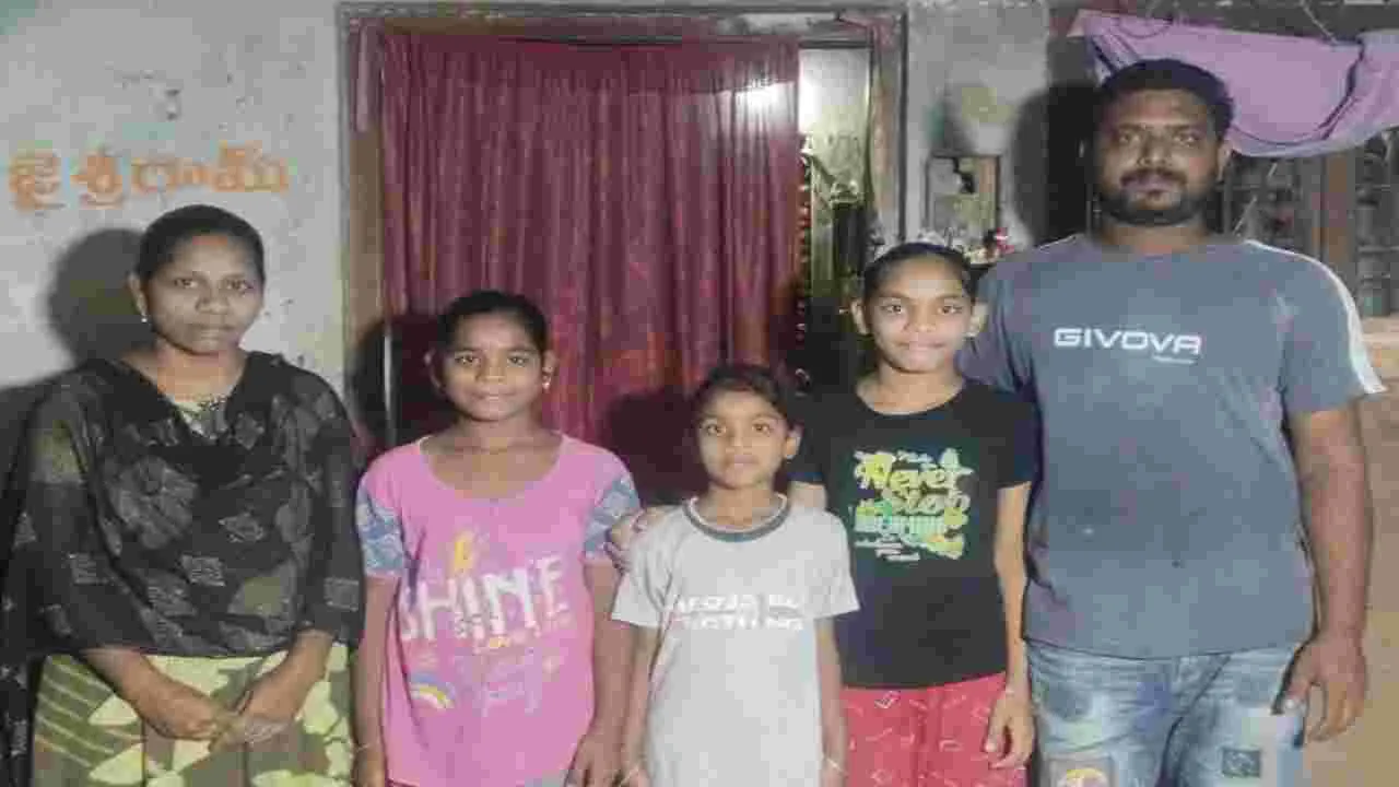 తల్లికి ఆనందం