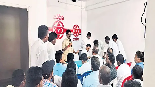 కొవ్వూరులో ఏం జరుగుతోంది?