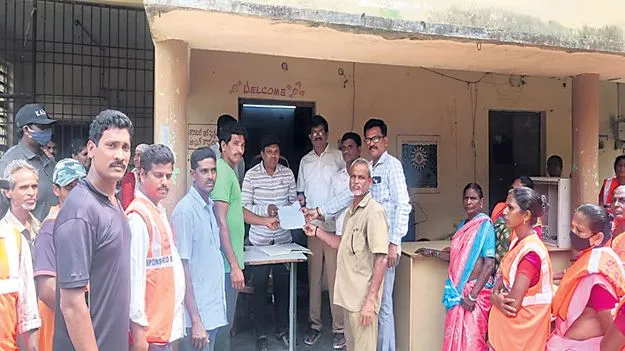 రేపటి నుంచి మునిసిపల్‌ కార్మికుల సమ్మె