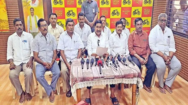 వైసీపీవి దిగజారుడు రాజకీయాలు