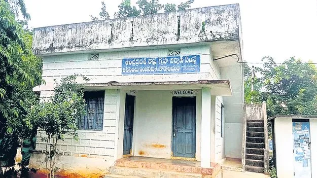 హౌసింగ్‌లో ఇన్‌చార్జుల పాలన
