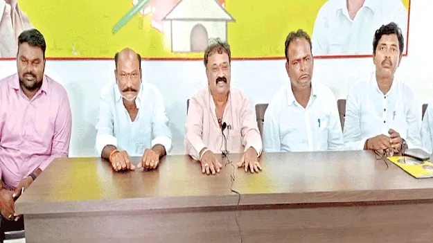 అలజడులు సృష్టించేందుకే..