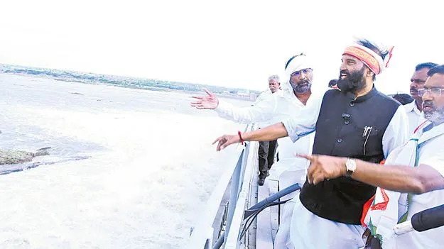 Uttam Kumar Reddy: ప్రాజెక్టులపై బీఆర్‌ఎస్‌ నిర్లక్ష్యం