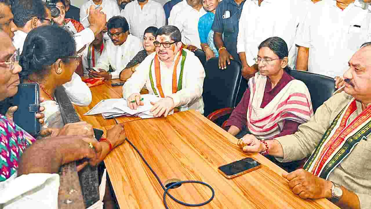 Ponnam Prabhakar: ఇందిరమ్మ స్ఫూర్తితోనే కాంగ్రెస్‌ పాలన!