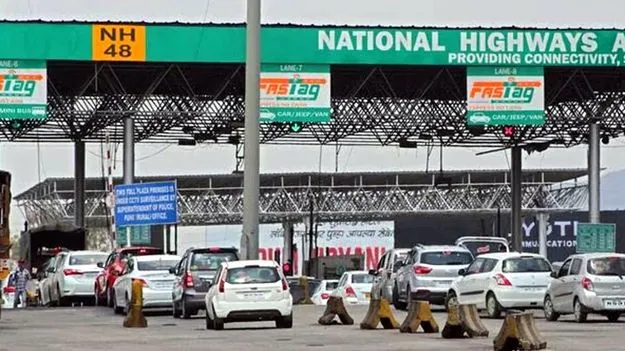 Toll Rates: బ్రిడ్జిలు, సొరంగాలున్న హైవేలపై టోల్‌ చార్జీలు సగానికి తగ్గింపు