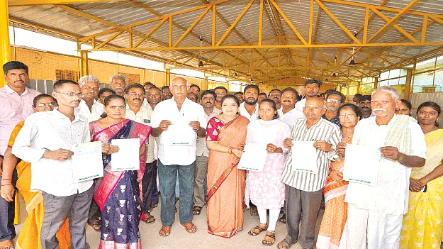 ముఖ్యమంత్రి సహాయ నిధి పంపిణీ