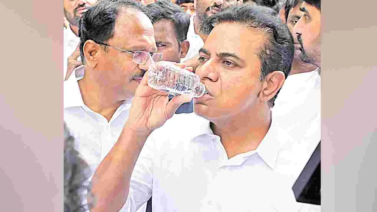 KTR: కేసీఆర్‌ వెంట్రుక కూడా రేవంత్‌ పీకలేరు 