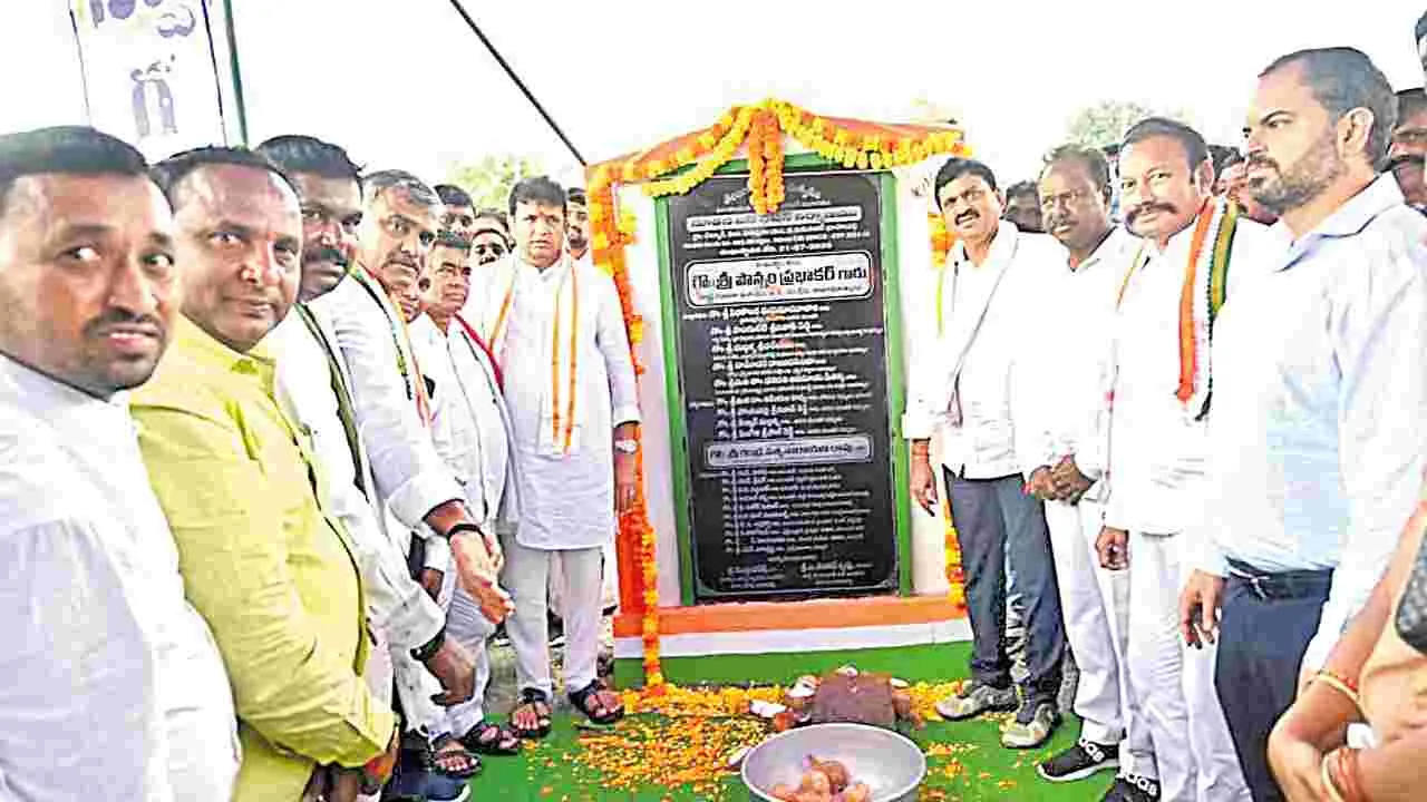 Ponguleti: తల తాకట్టు పెట్టైనా ఇందిరమ్మ ఇళ్లకు నిధులిస్తాం