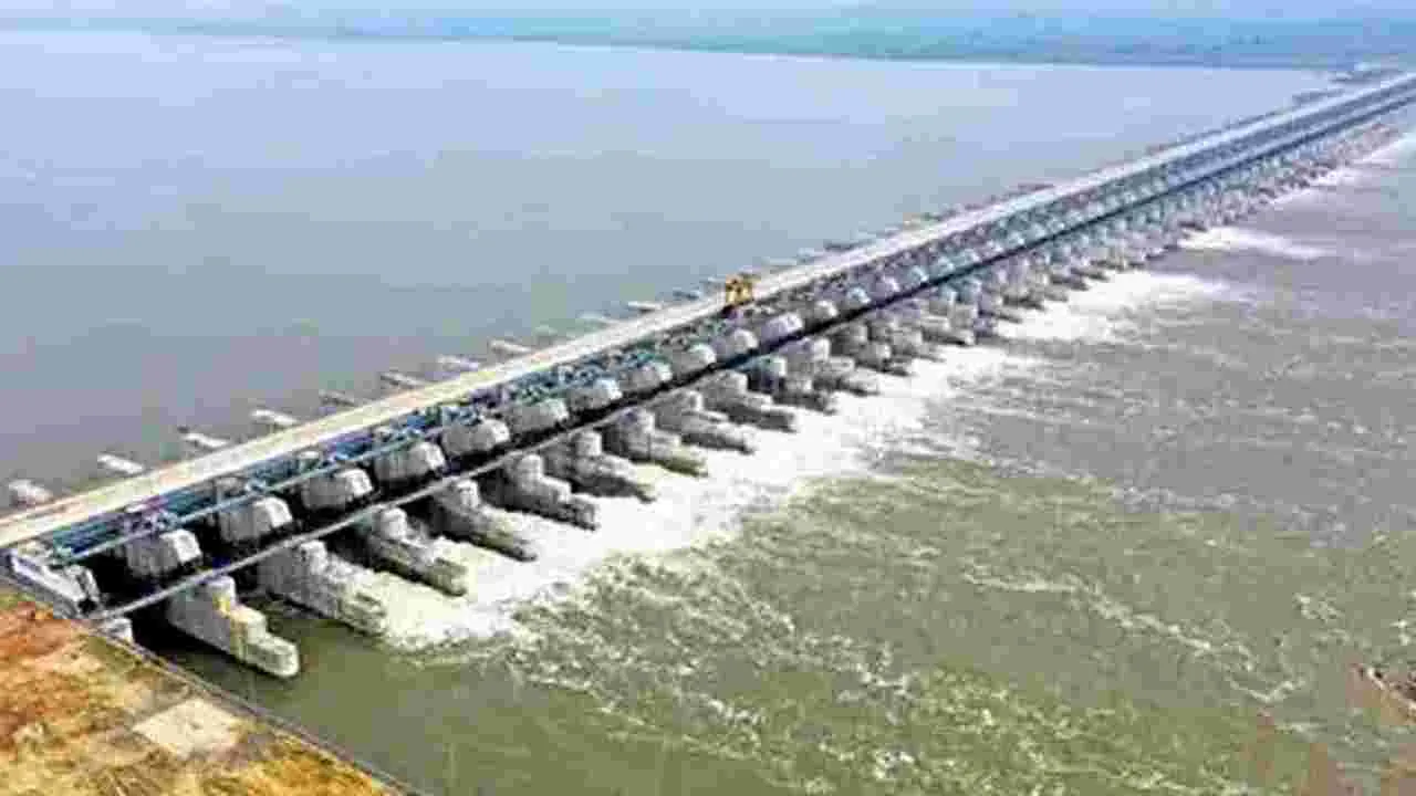 Kaleshwaram Project: నివేదికపై త్రిసభ్య కమిటీ