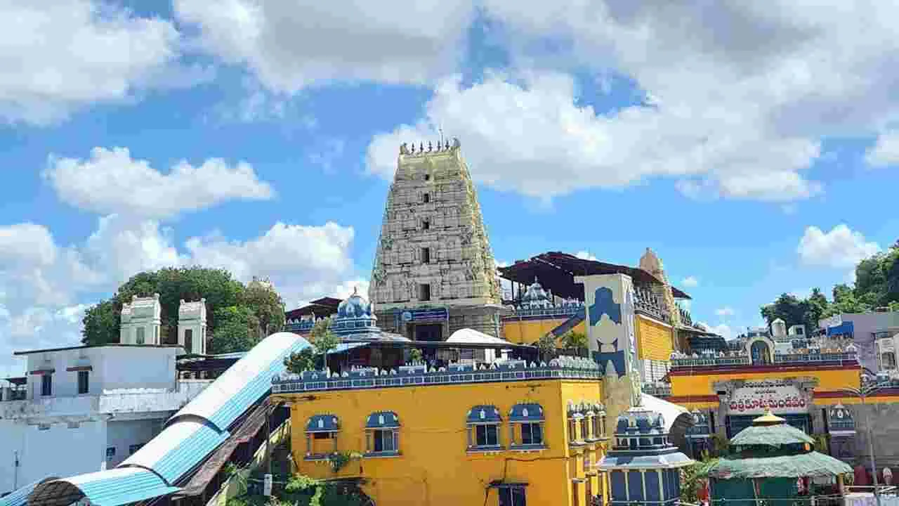 Bhadradri Temple: రామయ్య భూముల్లో ప్రహరీ నిర్మాణం చేపడతాం